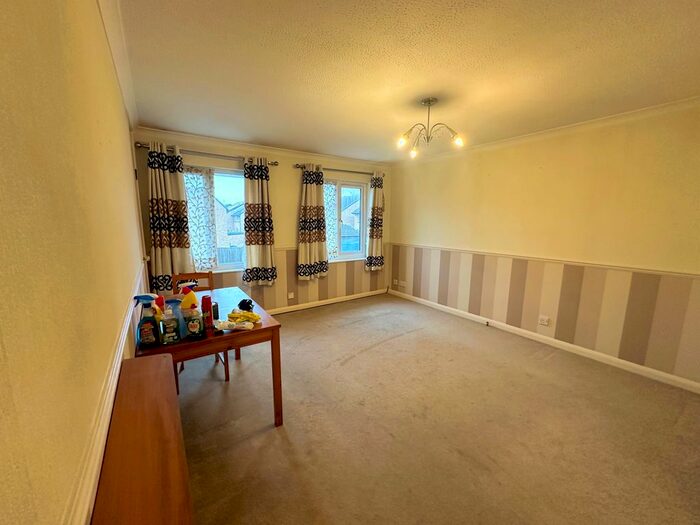 1 Bedroom Flat To Rent In Ramulis Drive, Hayes, UB4