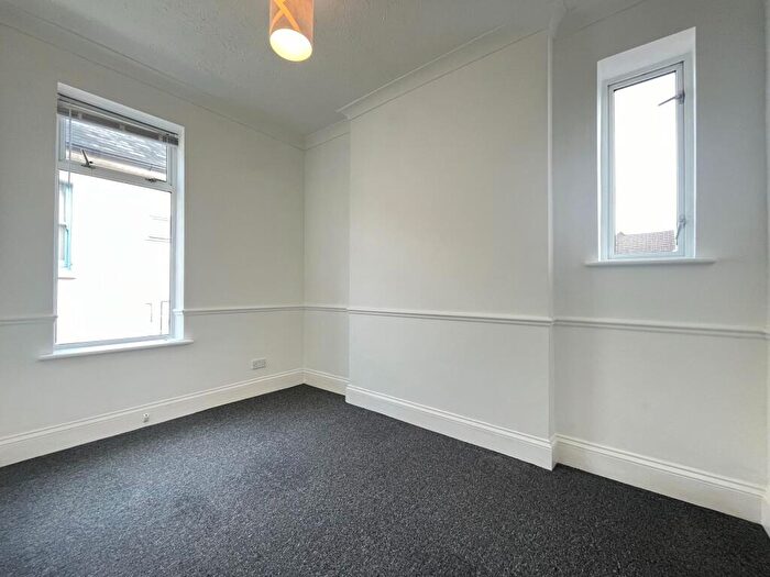 1 Bedroom Flat To Rent In Gordon Road, Bournemouth, BH1