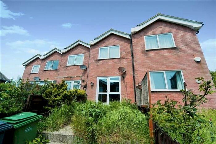 2 Bedroom Property To Rent In Cromer Walk, Hastings, TN34