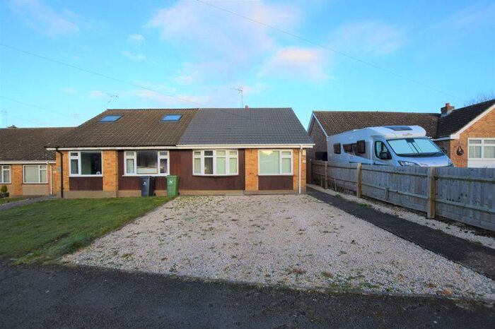 2 Bedroom Bungalow To Rent In Place Farm Way, Princes Risborough, HP27