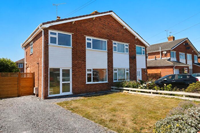 3 Bedroom Semi-Detached House For Sale In Norton Avenue, Saltney, Chester, CH4