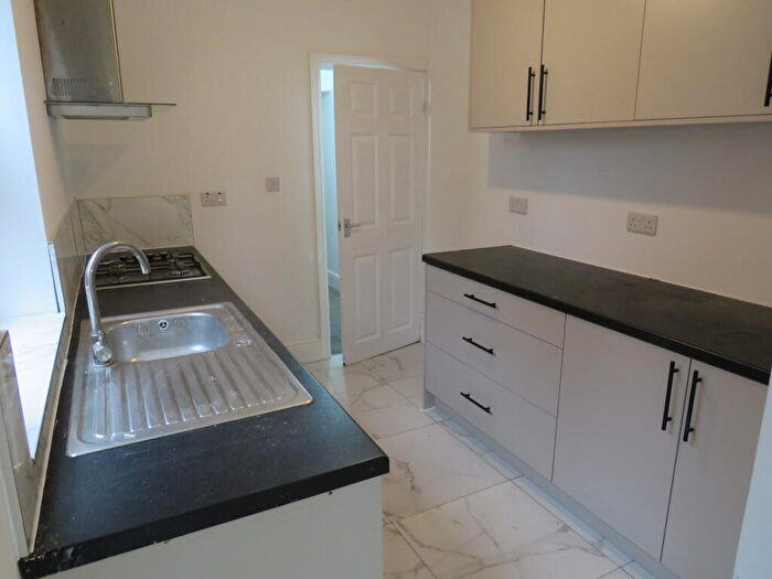 3 Bedroom House To Rent In Topsham Road, Smethwick, B67