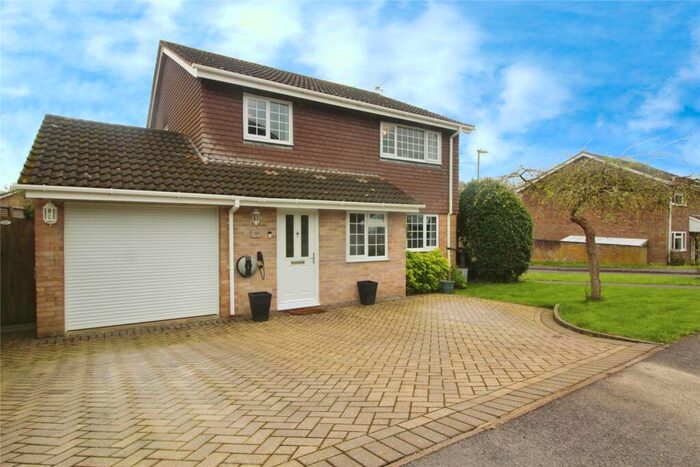 4 Bedroom Detached House For Sale In Lordsfield Gardens, Overton, Basingstoke, Hampshire, RG25