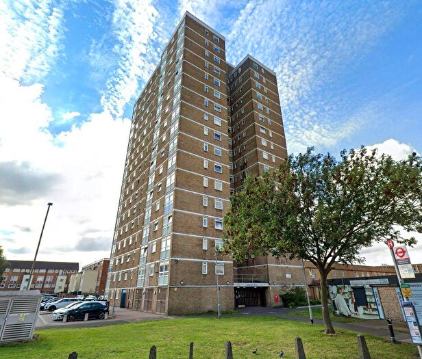 1 Bedroom Flat For Sale In Laburnum House, Bradwell Avenue, Dagenham, RM10
