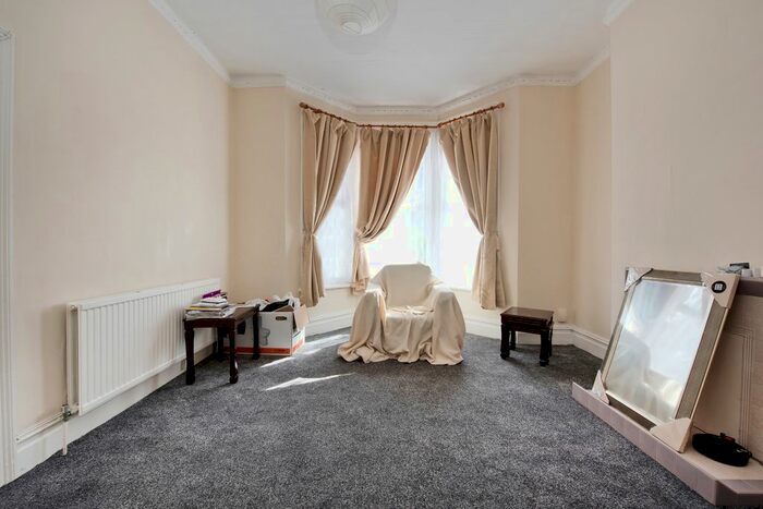 1 Bedroom Flat To Rent In Amott Road, London, SE15