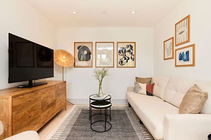 1 Bedroom Flat To Rent In Colliers Wood, SW19