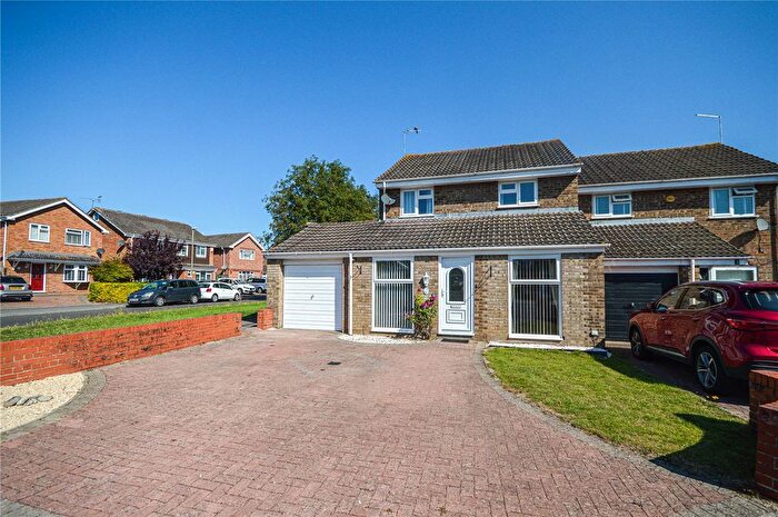 3 Bedroom Semi-Detached House To Rent In Beddington Court, Stratton, Swindon, SN3