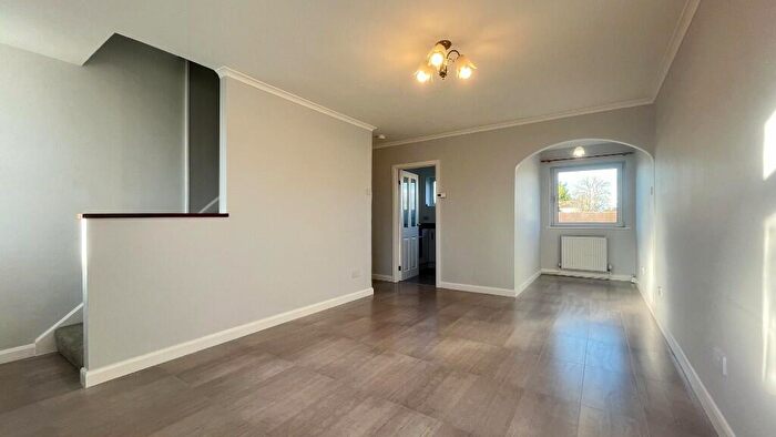 2 Bedroom Maisonette To Rent In Grange Road, Sutton, SM2