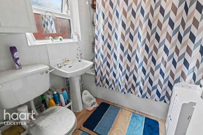 3 Bedroom Terraced House For Sale In Dannett Street, Leicester, LE3