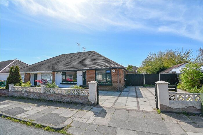 3 Bedroom Bungalow For Sale In Grampian Way, Moreton, Wirral, CH46