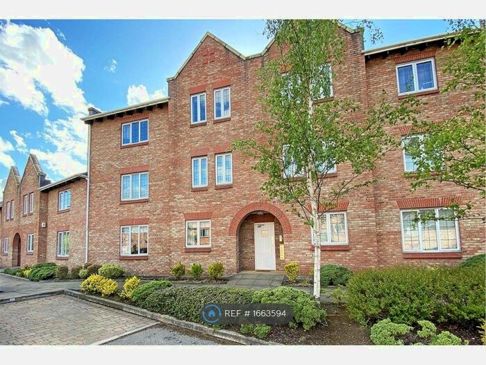 2 Bedroom Flat To Rent In Great Oak Drive, Altrincham, WA15