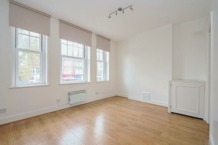 Studio To Rent In Rushey Green Catford, SE6