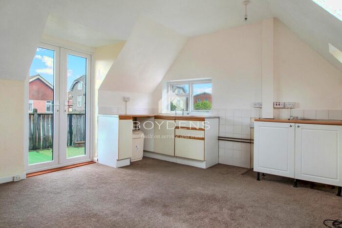 1 Bedroom Flat To Rent In High Street, Clacton-On-Sea CO15