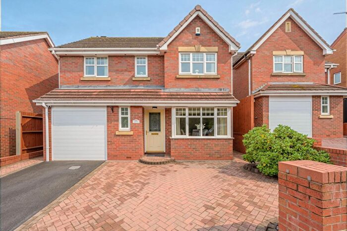 4 Bedroom Detached House For Sale In Fieldstone View., Dudley, DY3