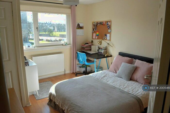 3 Bedroom Flat To Rent In Regent Walk, Aberdeen, AB24