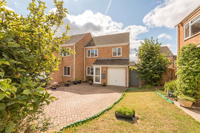 3 Bedroom Semi-Detached House For Sale In Holliers Crescent, Middle Barton, Chipping Norton, OX7