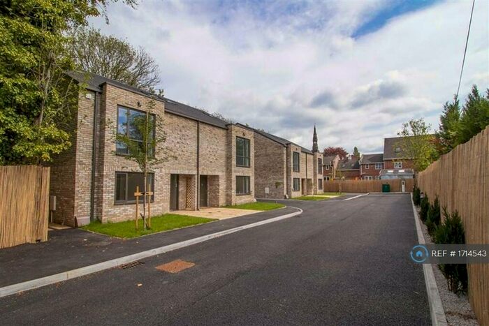 4 Bedroom Semi-Detached House To Rent In Lawn Drive, Manchester, M16