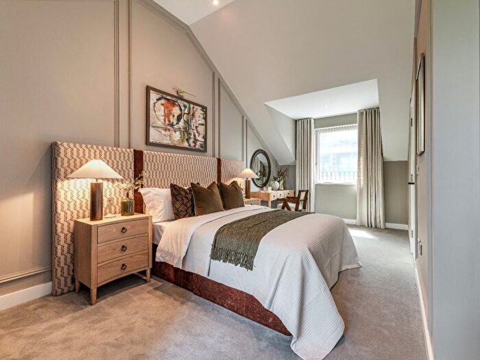 3 Bedroom Town House For Sale In St Ann's Road, London, N15