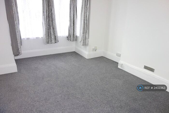 1 Bedroom Flat To Rent In Allendale Rd, Mutley, Plymouth, PL4
