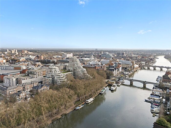 2 Bedroom Flat For Sale In Henry Macaulay Avenue, Kingston Upon Thames, KT2