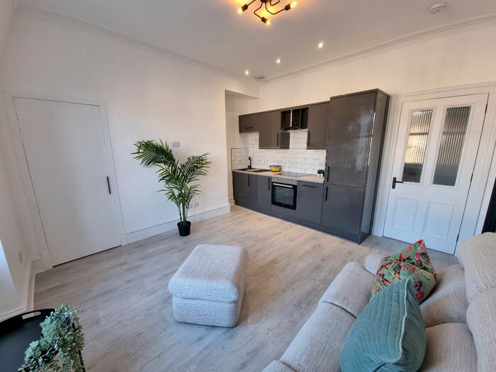1 Bedroom Flat To Rent In Pitstruan Place, West End, Aberdeen, AB10