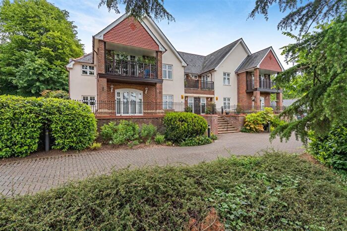 2 Bedroom Flat For Sale In Station Approach, Chorleywood, Rickmansworth, WD3