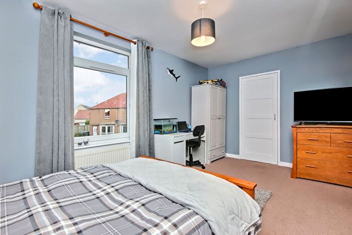 2 Bedroom Semi-Detached House For Sale In Braehead Road, Pittenweem, KY10