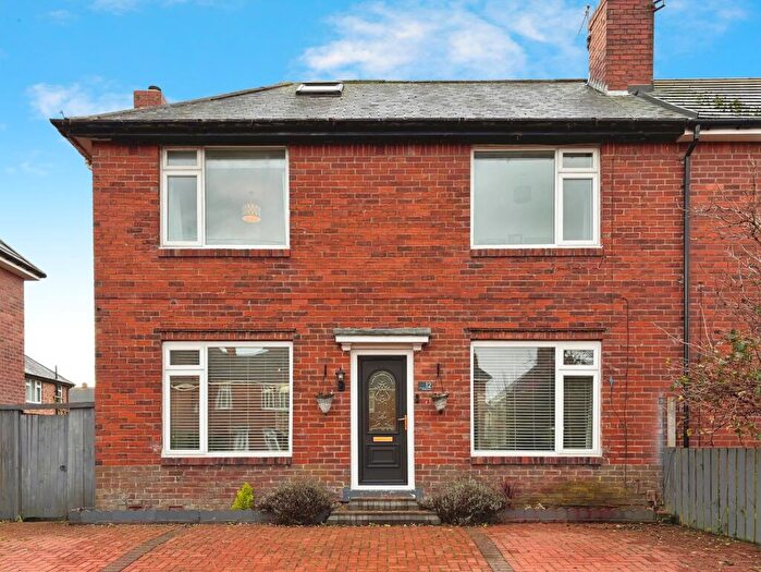 3 Bedroom Semi Detached House For Sale In The Byeways, Benton, Newcastle Upon Tyne, NE12