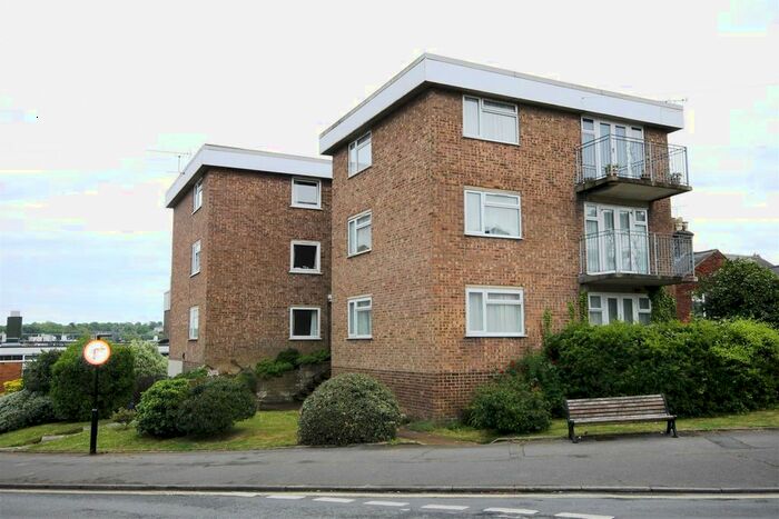 2 Bedroom Flat To Rent In Mill Hill Road, Cowes, PO31
