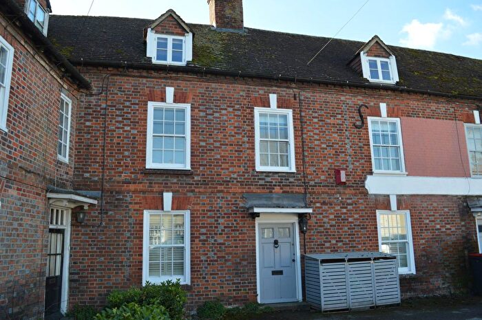 3 Bedroom Terraced House To Rent In Faulkner Square, Hungerford, RG17