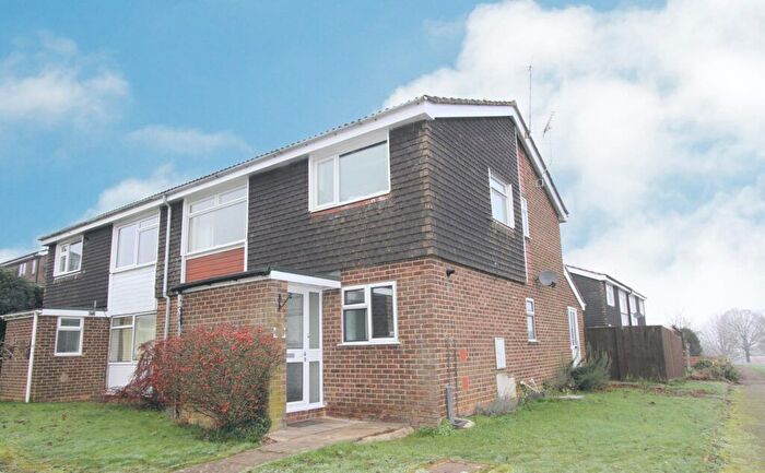 2 Bedroom Flat To Rent In Bankside, Banbury, Oxon, OX16