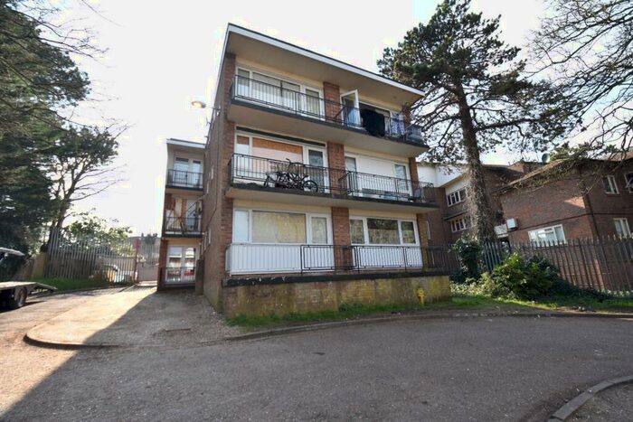 Studio To Rent In Farley Lodge, Ruthin Close, Luton, Bedfordshire, LU1