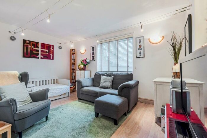 1 Bedroom Flat To Rent In The Glade London, SE7