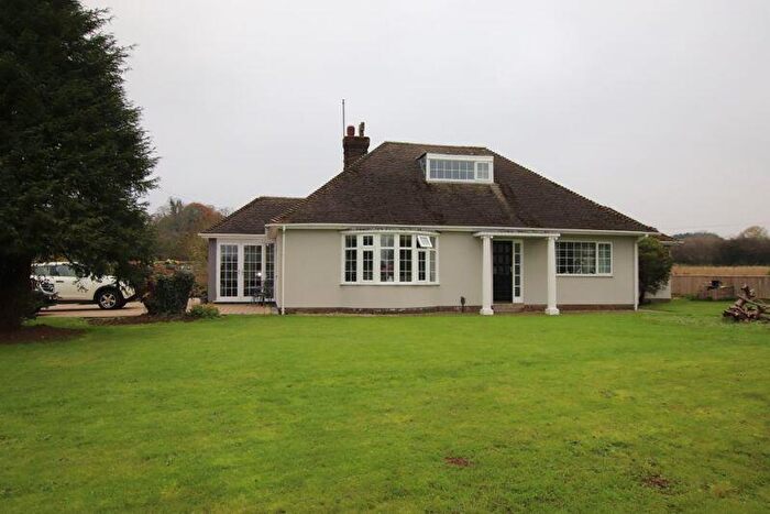 3 Bedroom Bungalow For Sale In Barton Street, Laceby, DN37