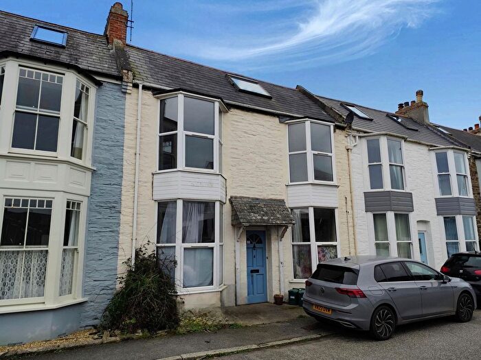 1 Bedroom Flat To Rent In Golf Terrace, Newquay, TR7