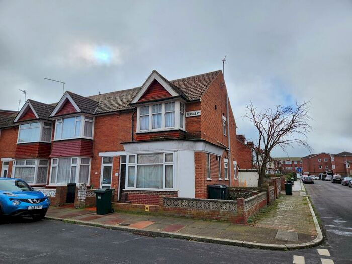1 Bedroom Flat To Rent In Penhale Road, Eastbourne, BN22