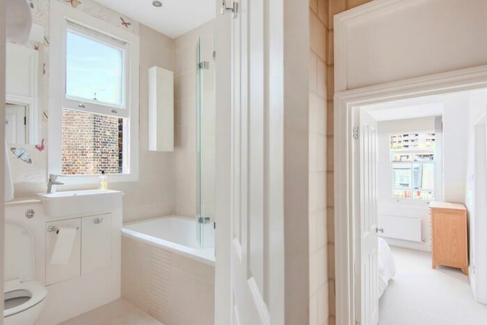 3 Bedroom Flat To Rent In Cremorne Road Chelsea, SW10