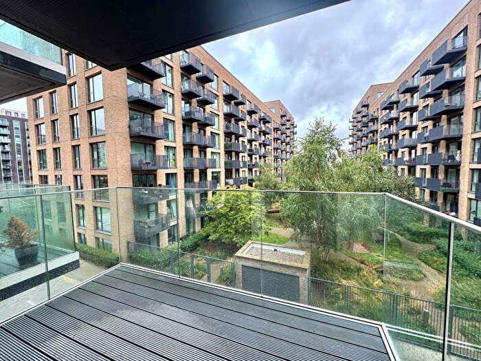 Flat To Rent In Caravel House, Rendal Way, Silvertown, E16