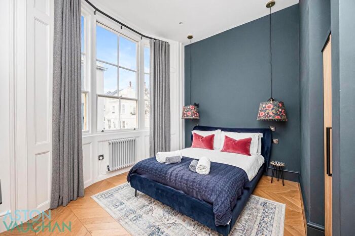 2 Bedroom Apartment To Rent In Oriental Place, Brighton, BN1