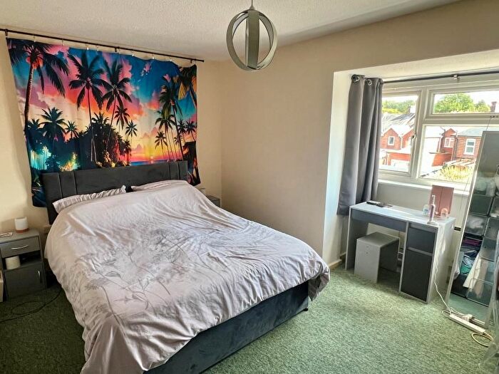 2 Bedroom Flat For Sale In Broadway Park, Stevenson Close, Wimborne, BH21