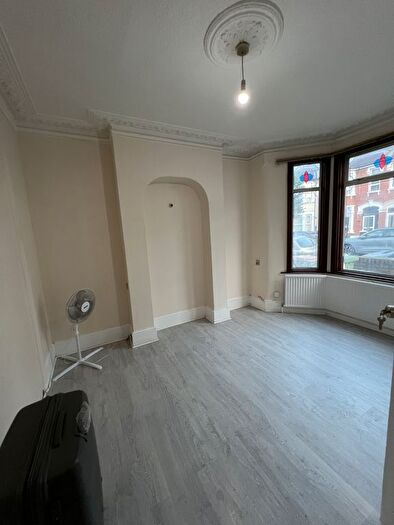 5 Bedroom Terraced House To Rent In Kensington Avenue, London, E12