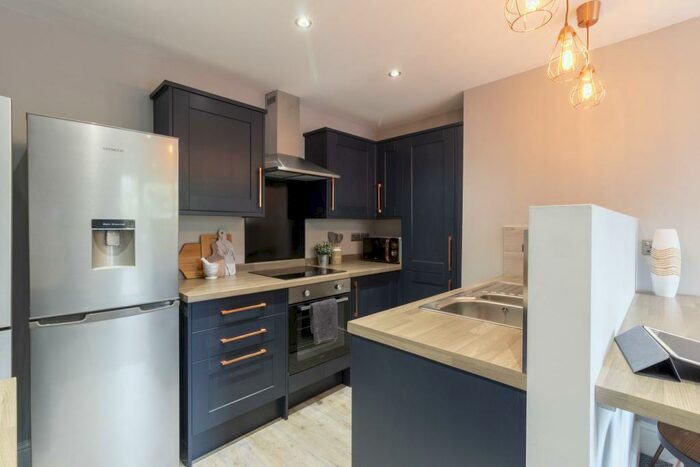 6 Bedroom End Of Terrace House To Rent In Monks Road, Lincoln, LN2