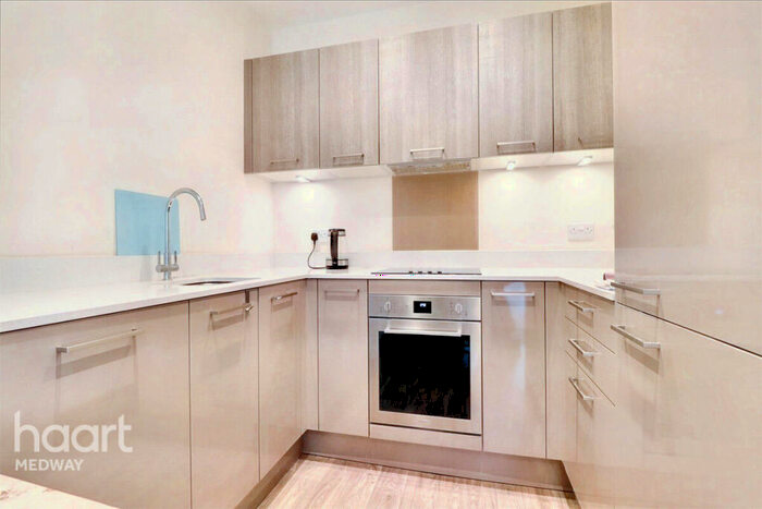 1 Bedroom Apartment For Sale In Ocean Drive, Gillingham, ME7