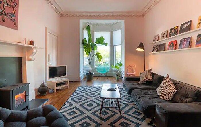 2 Bedroom Flat To Rent In Warrender Park Terrace, Edinburgh, EH9