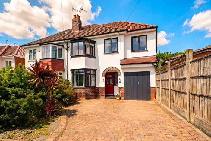 4 Bedroom Semi-Detached House For Sale In Egginton Road, Hall Green, B28