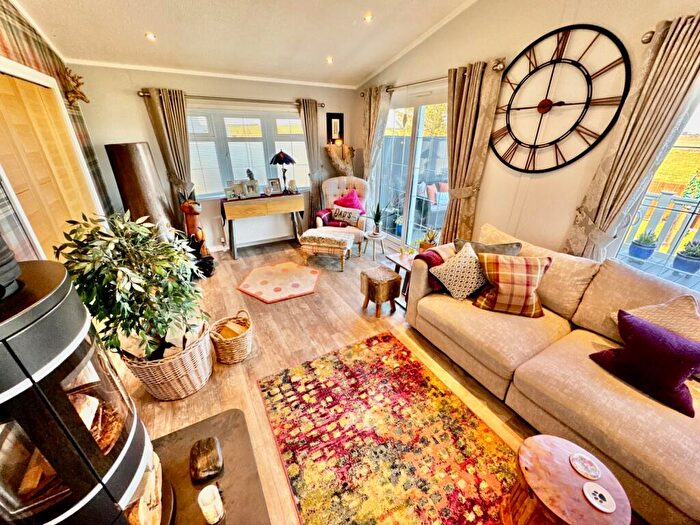 2 Bedroom Park Home For Sale In Heather Bank Park, Neilston, Glasgow, G78