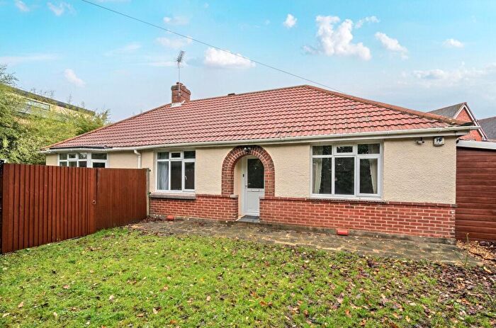 4 Bedroom Bungalow To Rent In Brookside Drive, Sarisbury Green, Southampton, Hampshire, SO31