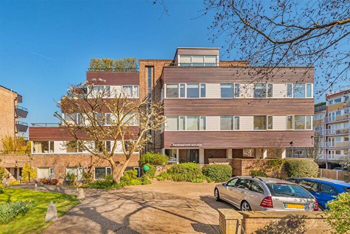 2 Bedroom Flat For Sale In Twickenham Road, Teddington, TW11