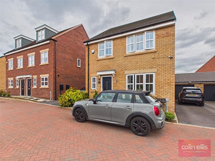 4 Bedroom Detached House For Sale In Millfields Drive, Scarborough, YO13