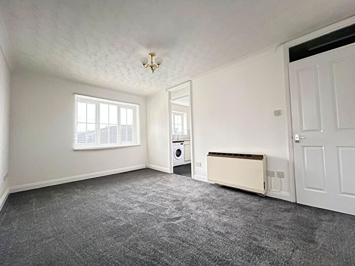 2 Bedroom Property To Rent In Dewell Mews, Swindon, SN3